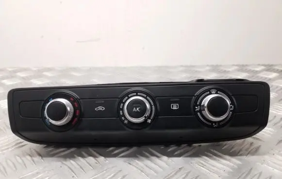 Audi A3 S3 8V Climate control unit 8V0820047B