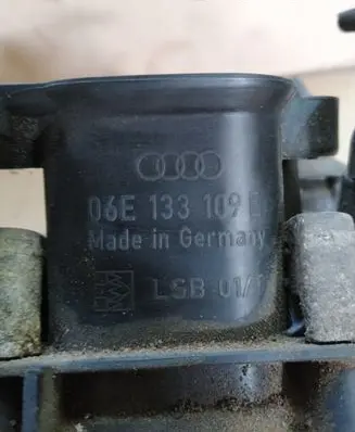 Audi A6 S6 C6 4F Intake manifold 06E133109E
