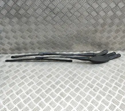 Mercedes-Benz C W205 Windshield/front glass wiper blade A2058203601 A2058208401