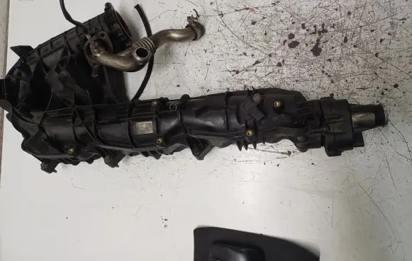 BMW 5 F10 F11 Intake manifold 850723303