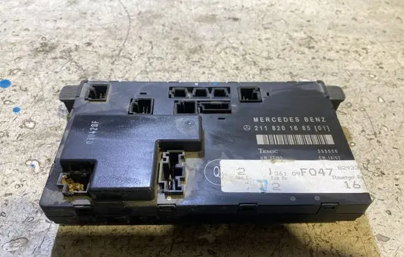Mercedes-Benz E W211 Door control unit/module 2118201685 355556