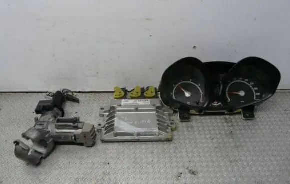 Ford Fiesta Engine control unit/module S180047003 8V2112A650TH J38AC