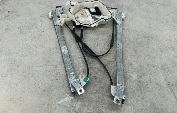 Seat Altea Front door window regulator with motor 