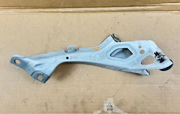 Audi A6 S6 C7 4G Fender mounting bracket 4G0805816