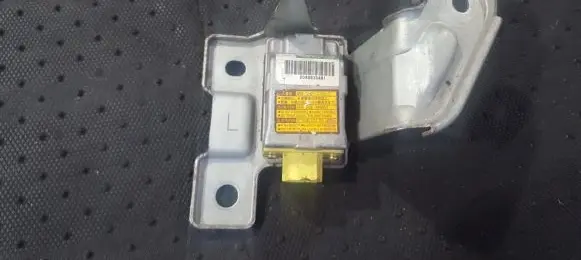 Toyota Corolla E110 Airbag control unit/module 8983012040 89830-12040