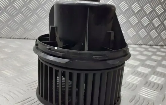 Ford Focus Front door blower motor 3M5H-18456-EC