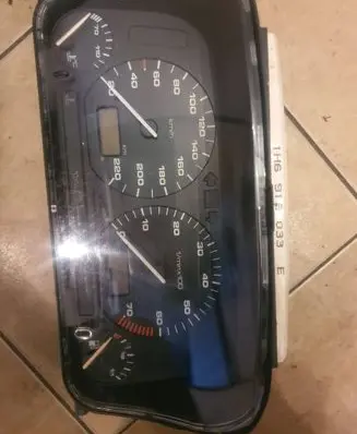 Volkswagen Golf III Speedometer (instrument cluster) 1H6919033e