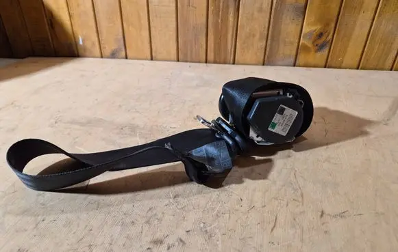 Audi A3 S3 8P Front seatbelt 604183300