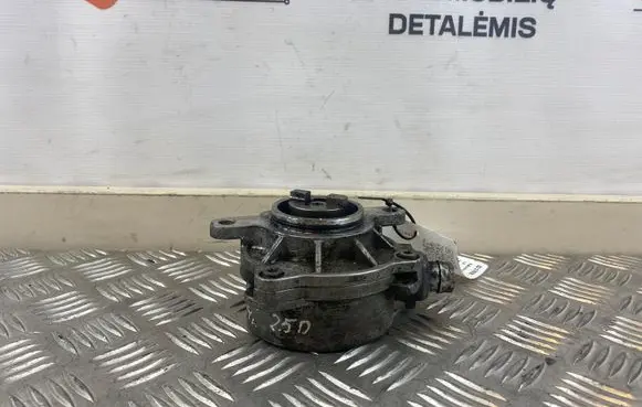 Opel Vivaro Vacuum pump 6200102535