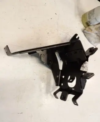 Renault Austral Other engine part 