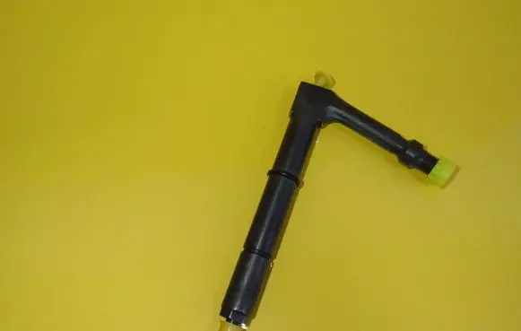 Fuel injector