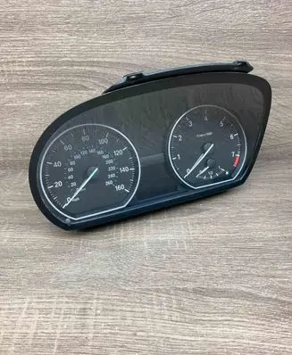BMW 1 E81 E87 Speedometer (instrument cluster) 1041568