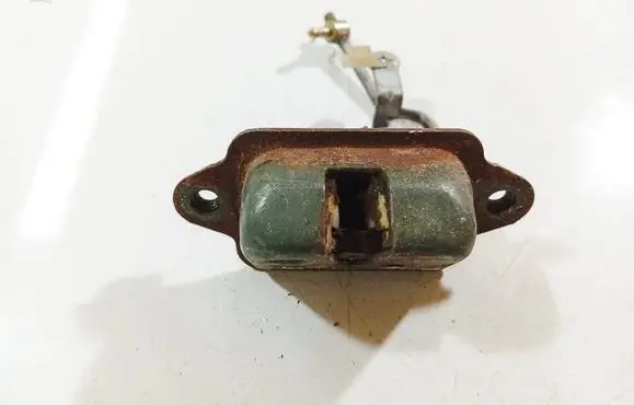 Subaru Forester SF Tailgate/trunk/boot lock/catch/latch 