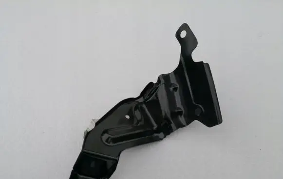 Nissan Navara D40 Fender mounting bracket 63144EA530
