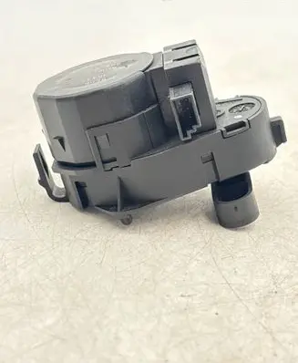 BMW 7 E38 Air flap motor/actuator 6902855 64116902855