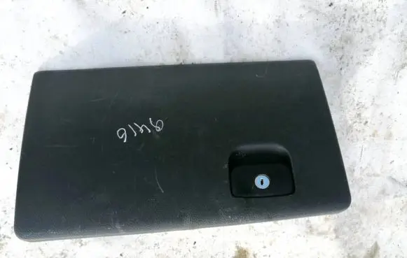 Hyundai Santa Fe Glove box 845112b000 84511-2b000