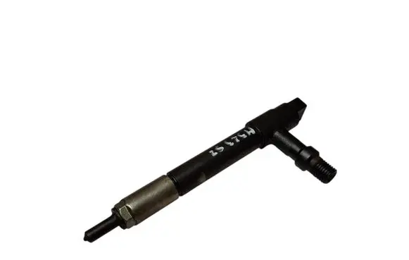 Mazda 323 F Fuel injector