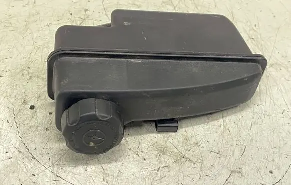 Volvo XC70 Power steering fluid tank/reservoir 30645621