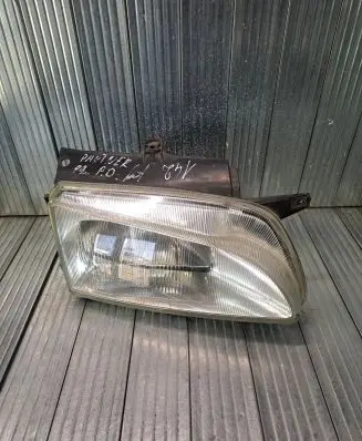 Peugeot Partner Headlight/headlamp 9635684180