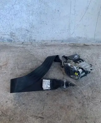 Nissan Juke I F15 Front seatbelt 617969800a