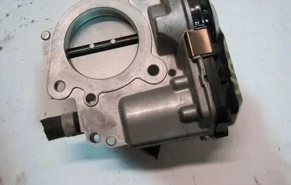 Toyota Yaris Throttle body valve 2203015010