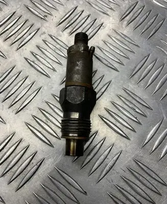 Renault Megane I Fuel injector 6735401D
