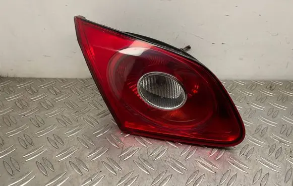 Tailgate rear/tail lights