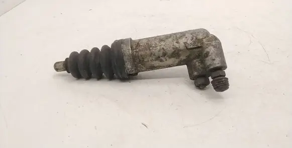 Audi 80 90 S2 B4 Clutch slave cylinder 4A0721261