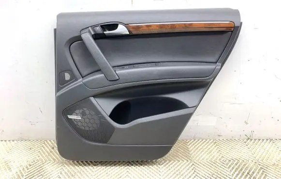 Audi Q7 4L Coupe rear side trim panel 