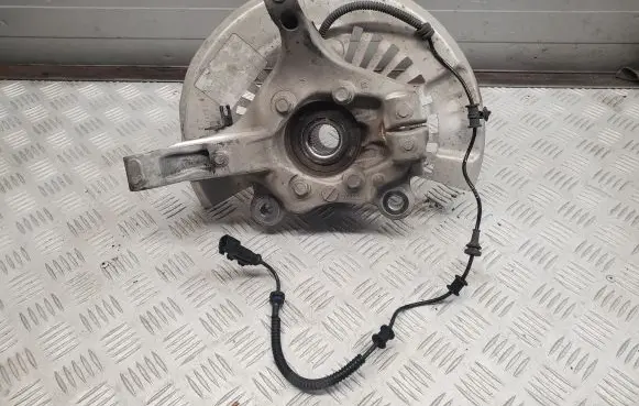Chrysler Pacifica Front wheel hub 68189018AC