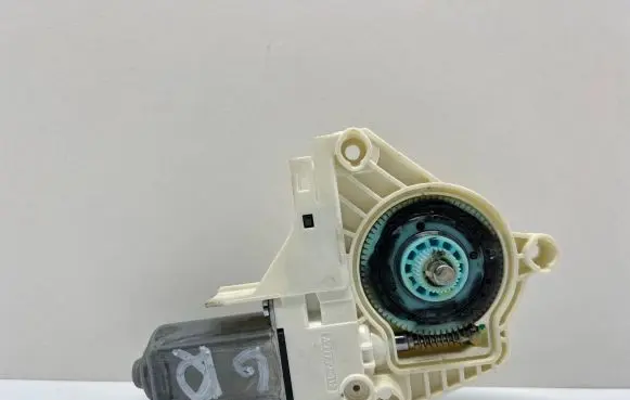 Seat Alhambra (Mk2) Rear door window regulator motor 8K0959801B 170420261667 1036919810200