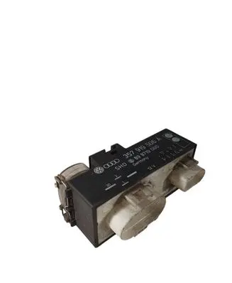 Volkswagen PASSAT B5 Coolant fan relay 357919506A 898719000