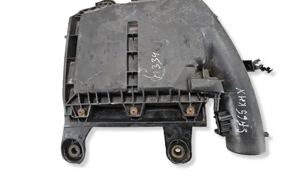 Peugeot 208 I Air filter box 9806561080