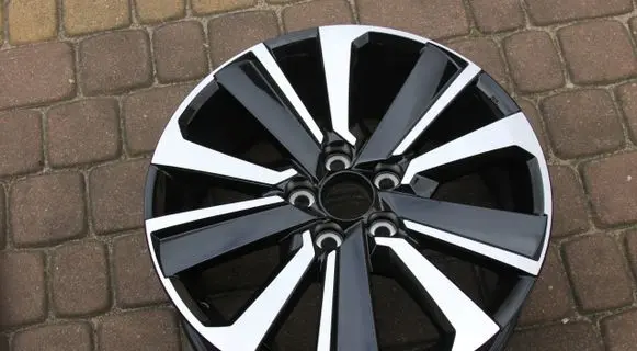 R18 alloy rim