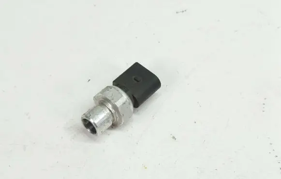 Volkswagen Golf VII Air conditioning (A/C) pressure sensor 5Q0959126A 82CP6801