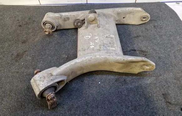 BMW 5 E39 Rear upper control arm/wishbone 530958850