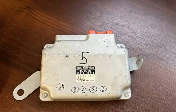 Toyota Auris 150 Other control units/modules 8989228010