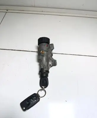 Volkswagen Polo V 6R Ignition lock 6R0905851B