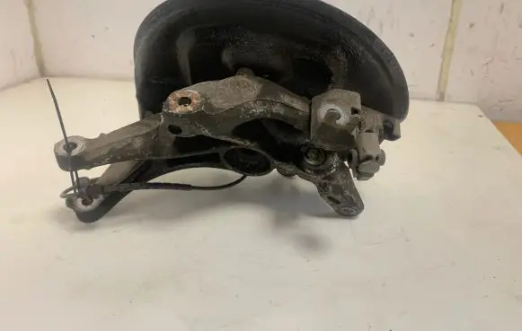 Peugeot 407 Rear wheel hub spindle/knuckle 