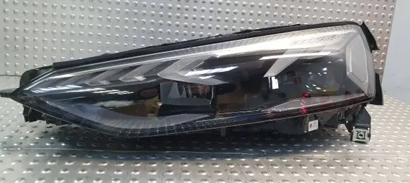 Audi E-tron GT Headlight/headlamp 4J3941035