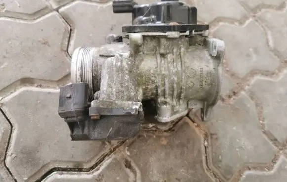 Volkswagen Crafter EGR valve V29007881