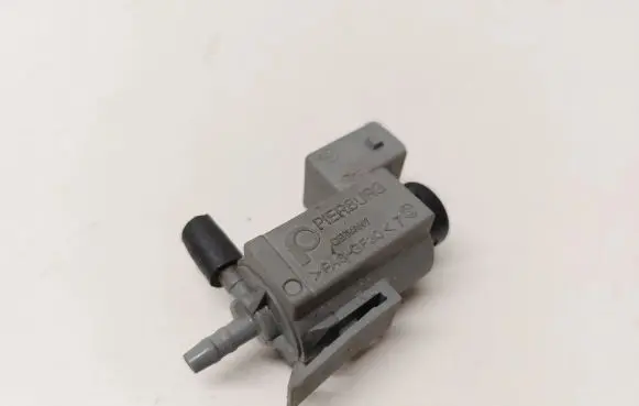 Porsche Cayman 981 Turbo solenoid valve 72228004 7PP906270