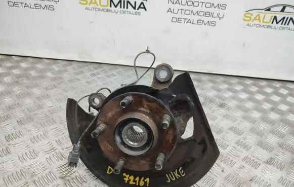 Nissan Juke I F15 Front wheel hub