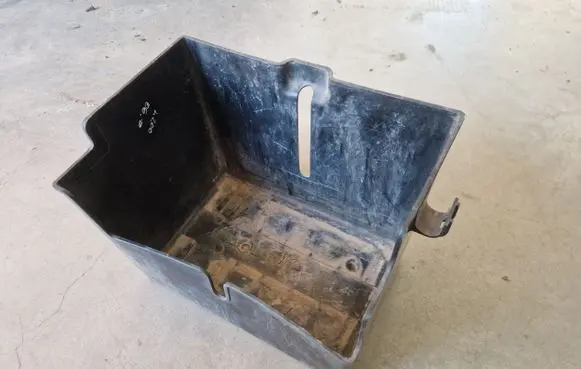 Mitsubishi L200 Battery box tray MN179222