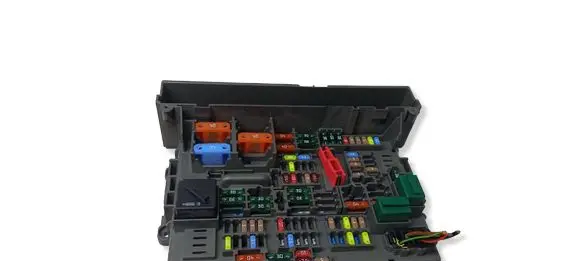 BMW 3 E90 E91 Fuse module 9119446