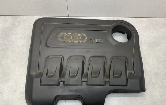 Audi Q3 8U Engine cover (trim) 03L103925S