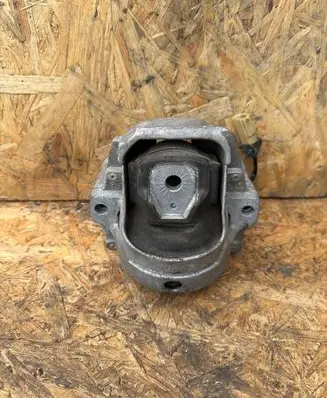Porsche Macan (95B) Engine mount bracket 8R0199381