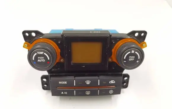 KIA Carens II Air conditioning/heating control unit F8170039 972501D750WK