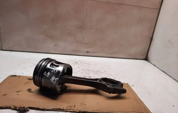 Volkswagen PASSAT B5 Piston with connecting rod 30A1