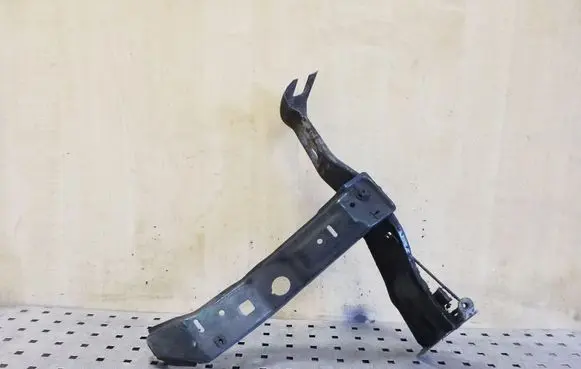 Audi A6 S6 C4 4A Radiator mount bracket 4A0805807